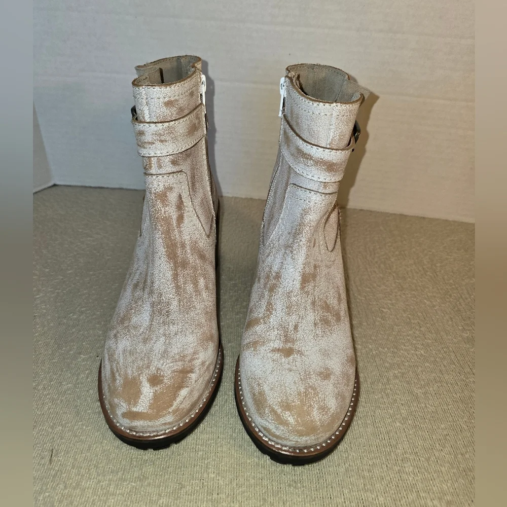 diba True Craze Hot White Vintage Ankle Boots size 8